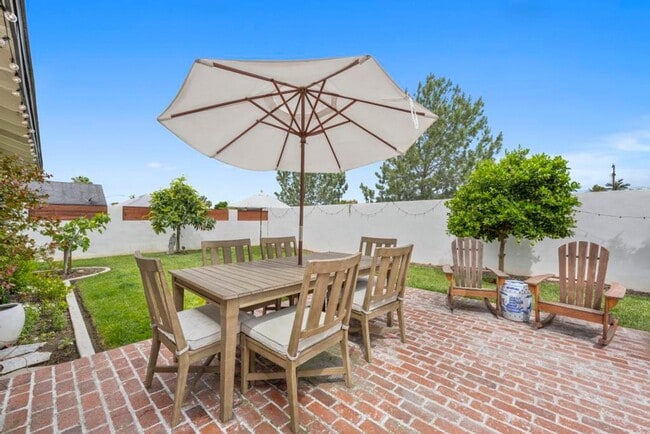 Building Photo - Open Concept 3 Bedroom, 2 Bath Craftsman H...