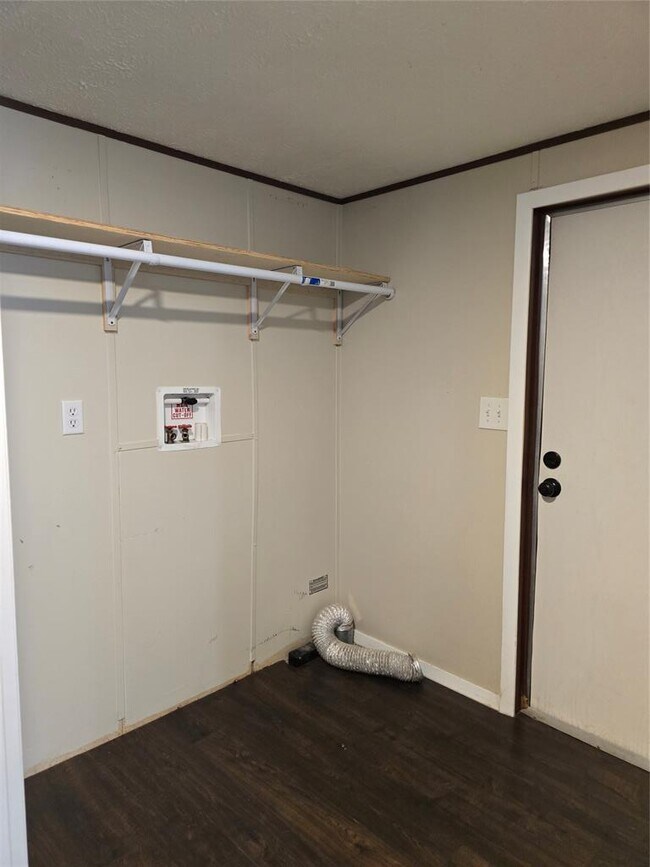 Building Photo - 309 N Buffalo Ave