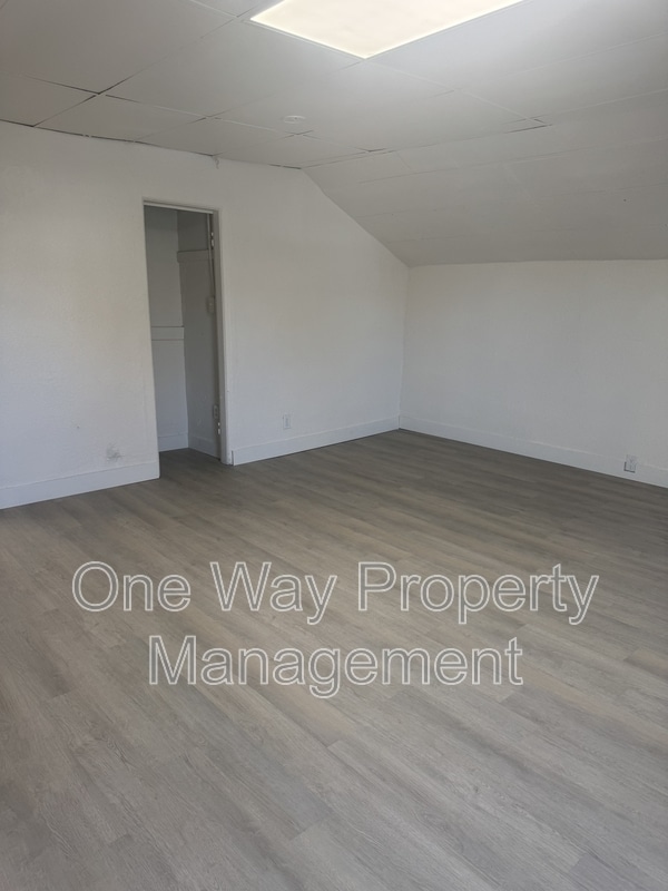 Building Photo - 1412 7th Ave