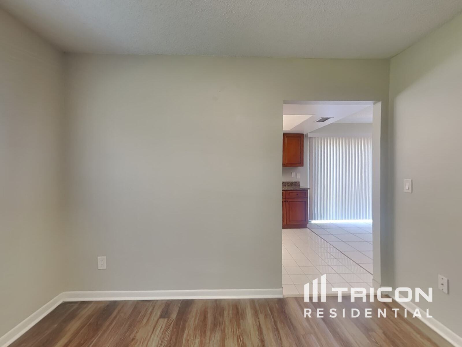 Building Photo - 3206 Shady Glen Cir