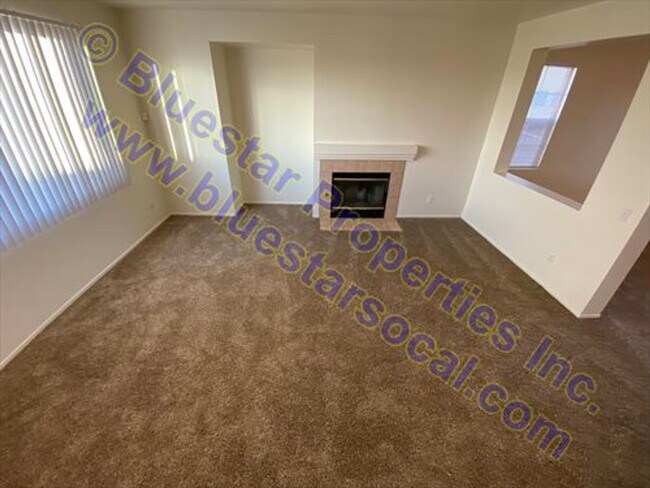 Building Photo - Home in VICTORVILLE! 4bd/2.5ba