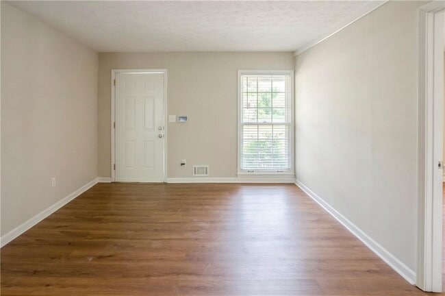 Building Photo - 1802 Driftwood Pl