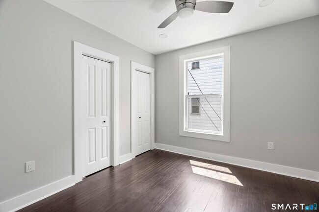 Building Photo - 492 Lombard St