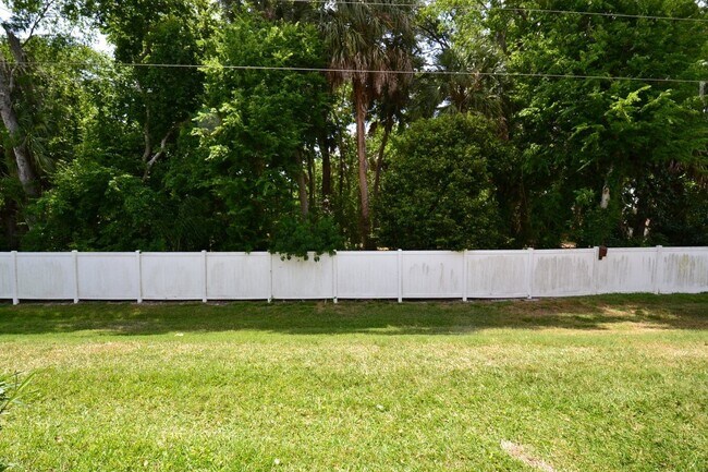 Building Photo - 408 Habitat Way