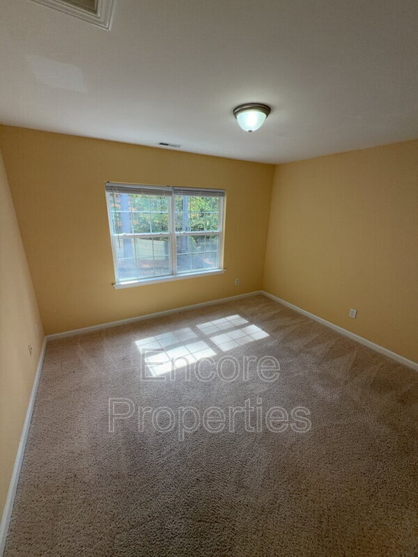 Building Photo - 4520 Shady Side Ln