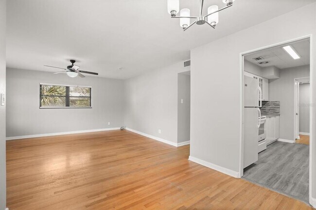 Building Photo - 524 Byron Rd