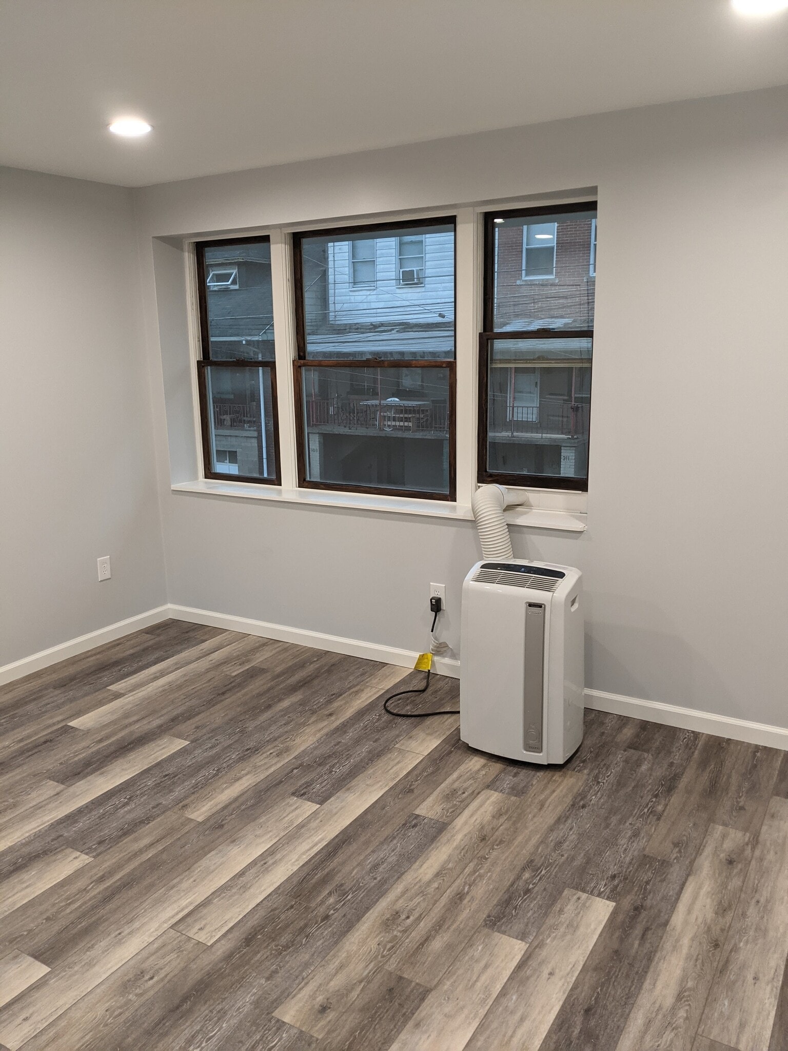 Front Bedroom - 310 Semple St