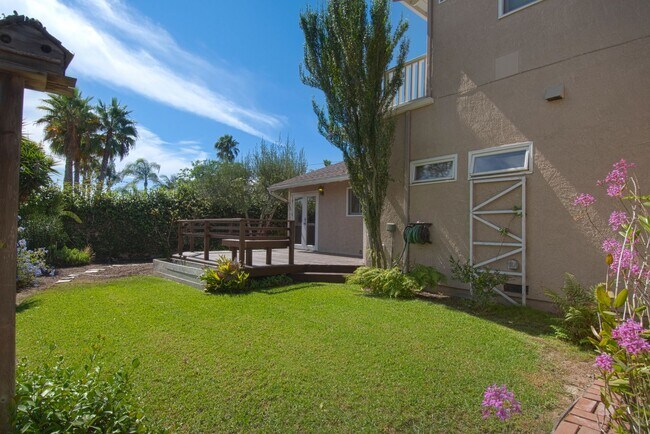 Building Photo - 2412 Via Marina