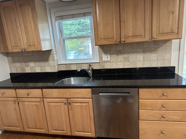Building Photo - 251 Neponset St