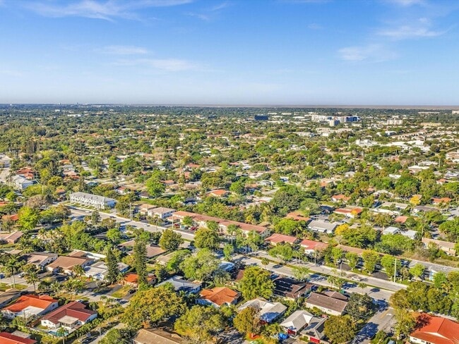 Building Photo - 3880 NW 79th Ave