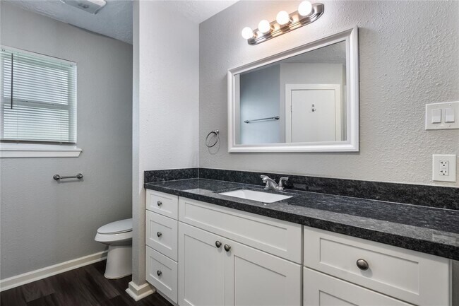 Building Photo - 12757 Lake Conroe Hills Dr