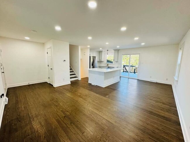 Building Photo - 1001 Archdale Dr