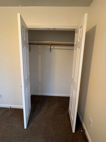 Building Photo - 605 N Main St