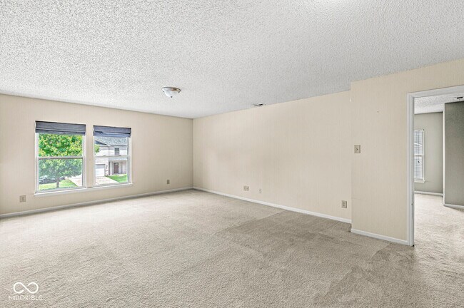 Building Photo - 5641 Buck Dr