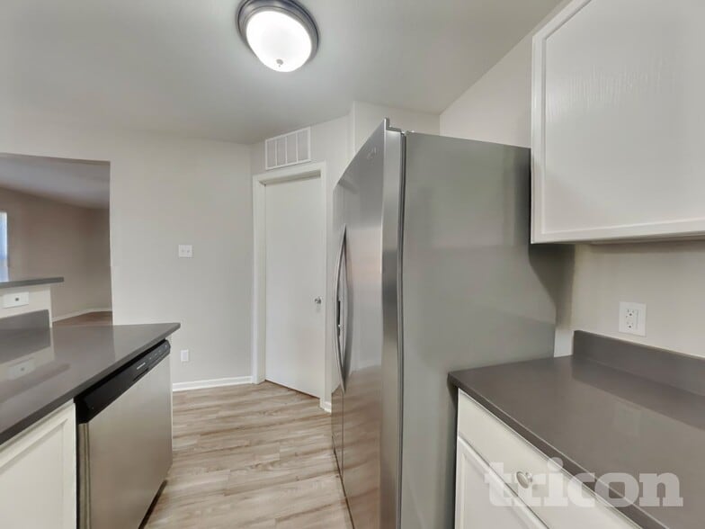 Building Photo - 855 Bitting Hall Cir