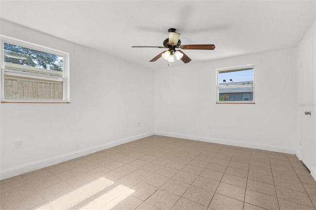 Building Photo - 5330 Poinsettia Dr