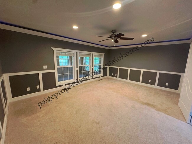 Building Photo - 4 Bed/2 Bath Home in Village Green