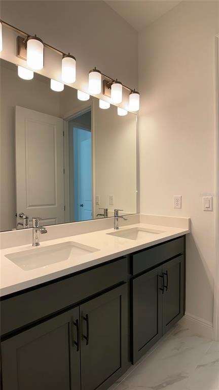 Building Photo - 14415 Crest Palm Ave