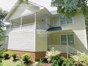 Building Photo - 623 Walker Ave