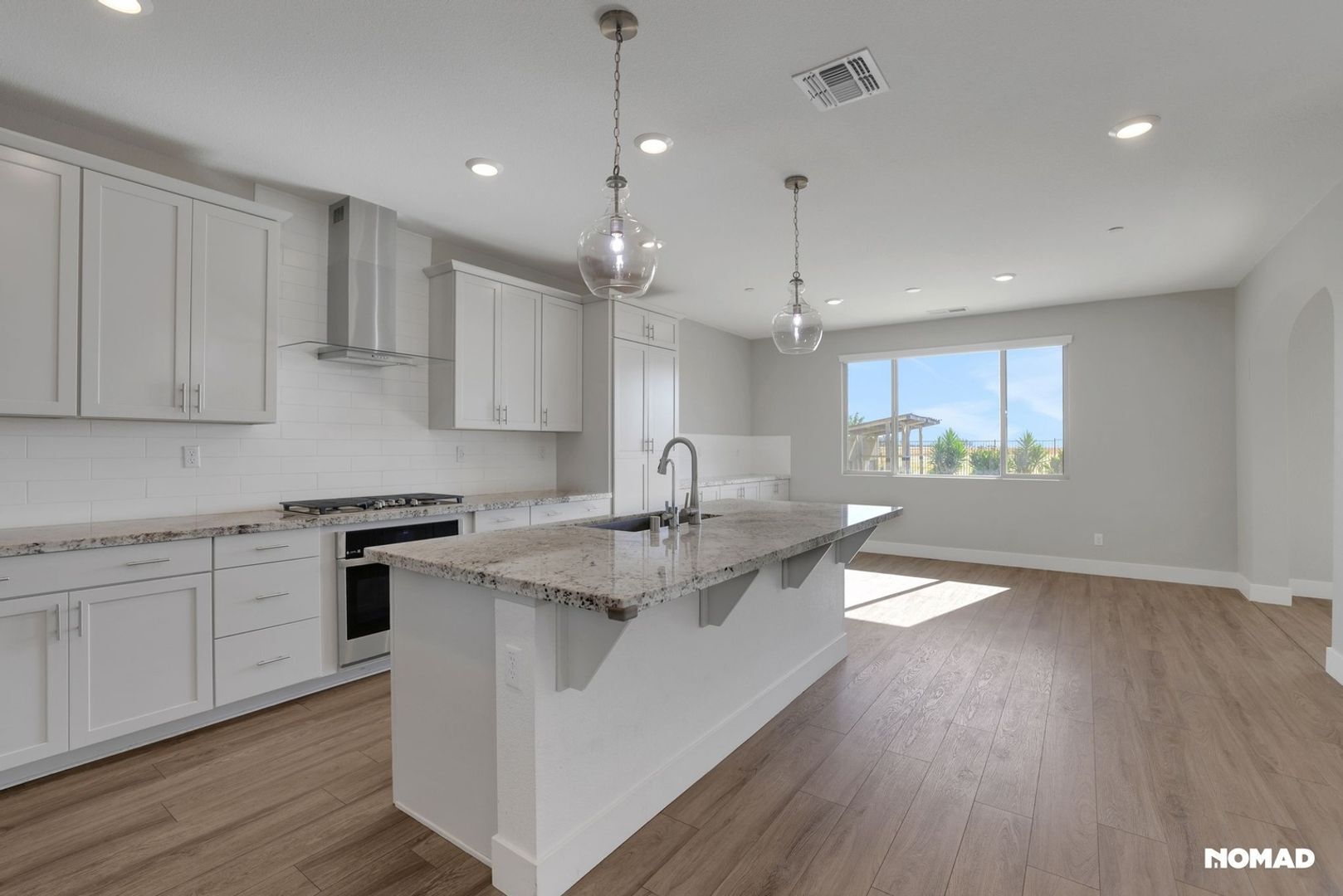 Building Photo - 12925 Knightsbrook Ave