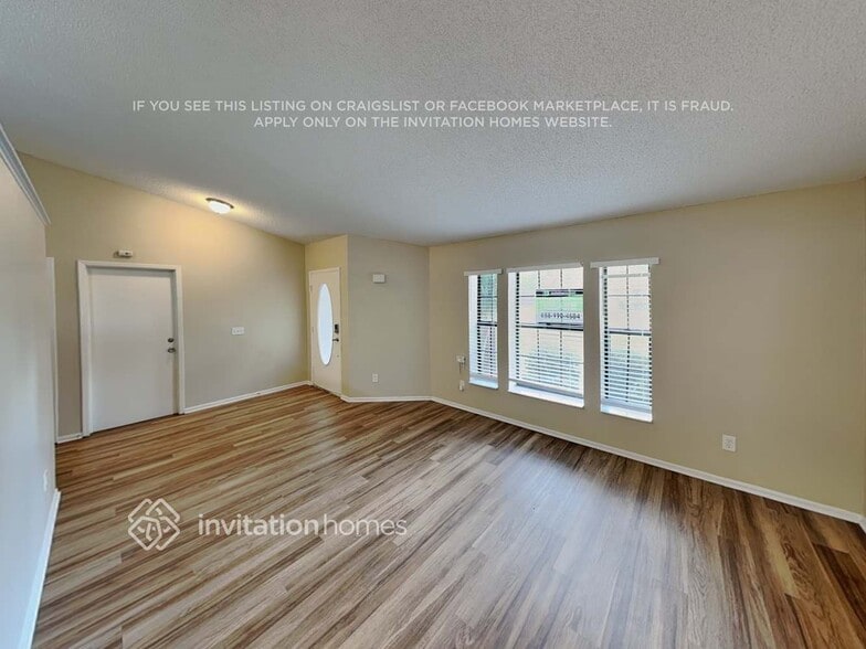 Building Photo - 2206 Fairmont Cir