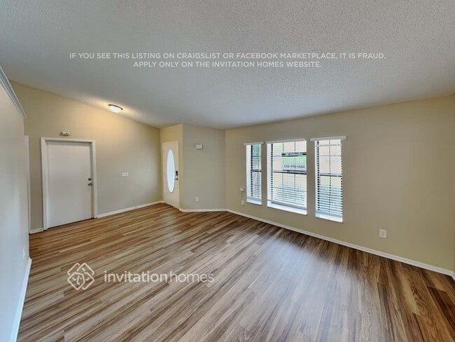 Building Photo - 2206 Fairmont Cir