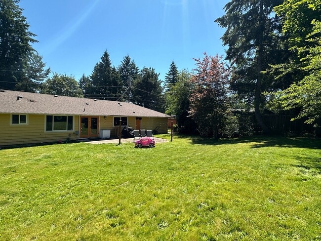 Building Photo - Bellevue Home