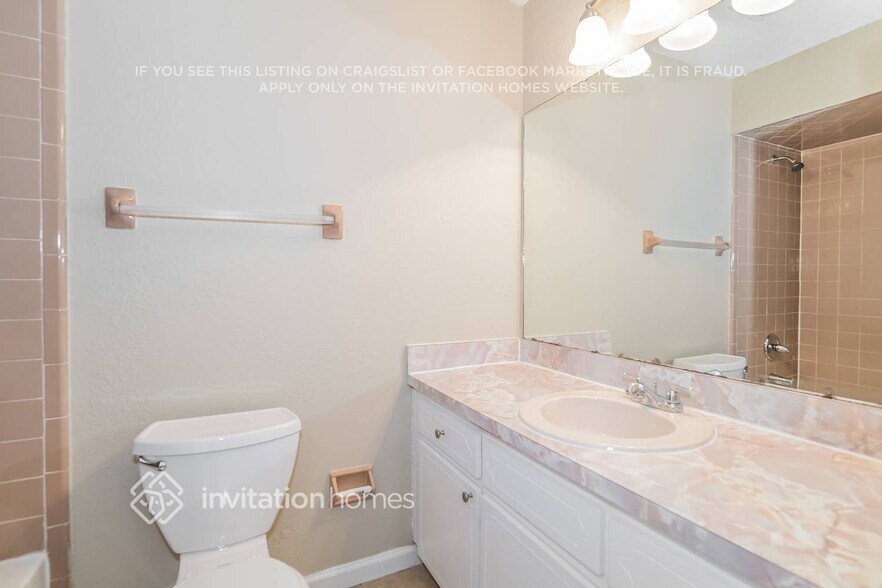 Building Photo - 8323 Country Creek Blvd