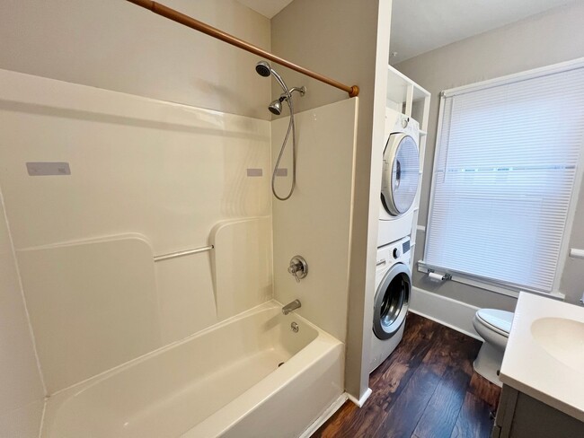 Building Photo - 40 Buxton Ave