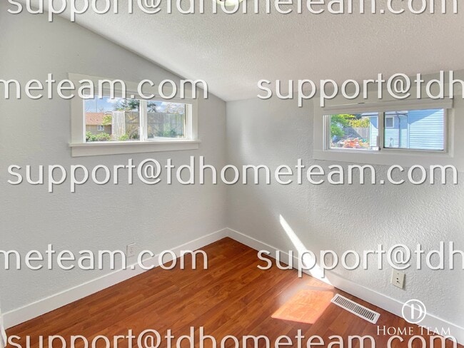 Building Photo - Charming 2-Bedroom Home in Tacoma with Spa...