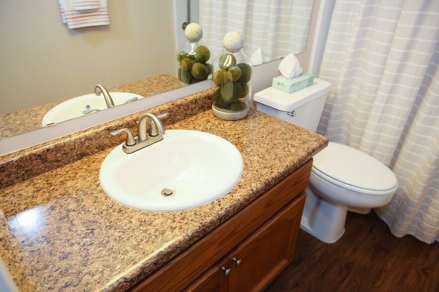 Building Photo - 7 W Mohawk Dr