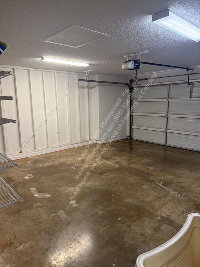 Building Photo - 91-1047 Pohahawai Place