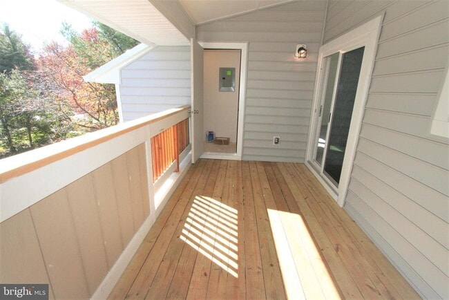 Building Photo - 14225 Jib St