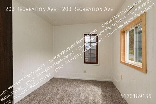 Building Photo - 203 Recreation Ave