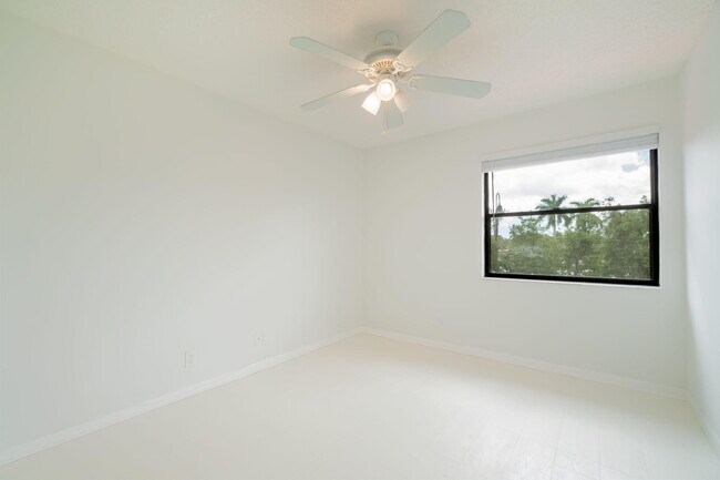 Building Photo - 12236 Sag Harbor Ct