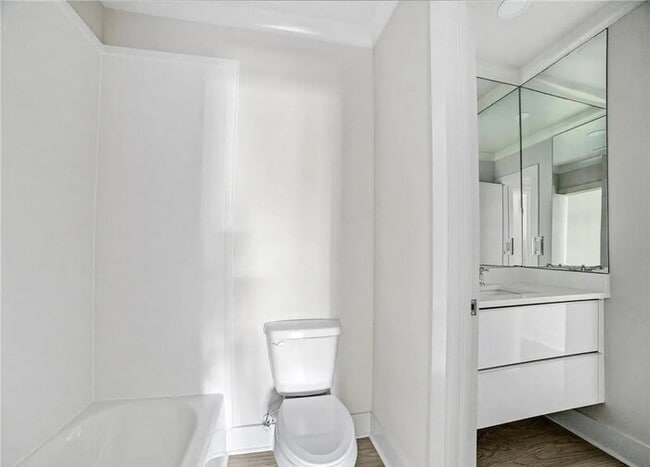 Building Photo - 2bedr 2bath Conveniently located in the Village