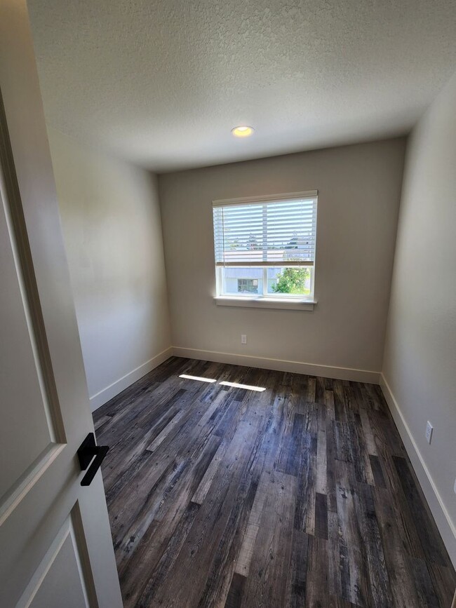 Building Photo - 3 Bedroom 2.5 Bath in Winlock