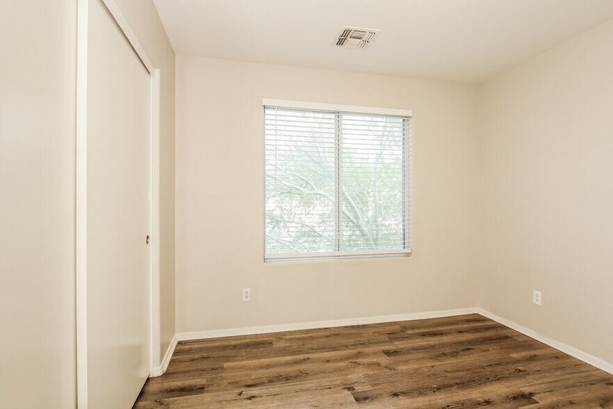 Building Photo - 6632 W Watkins St