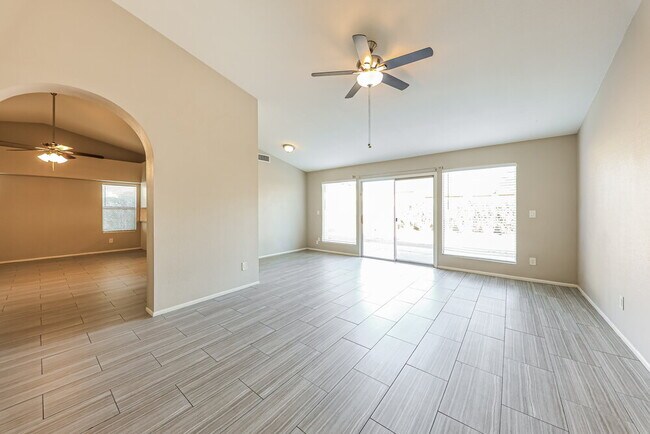 Building Photo - 8014 W Aster Dr