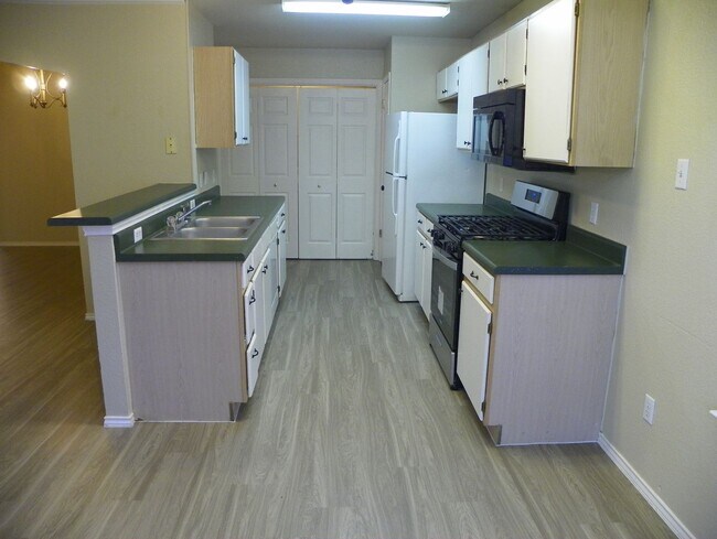 Building Photo - Welcome to this charming Centex home locat...