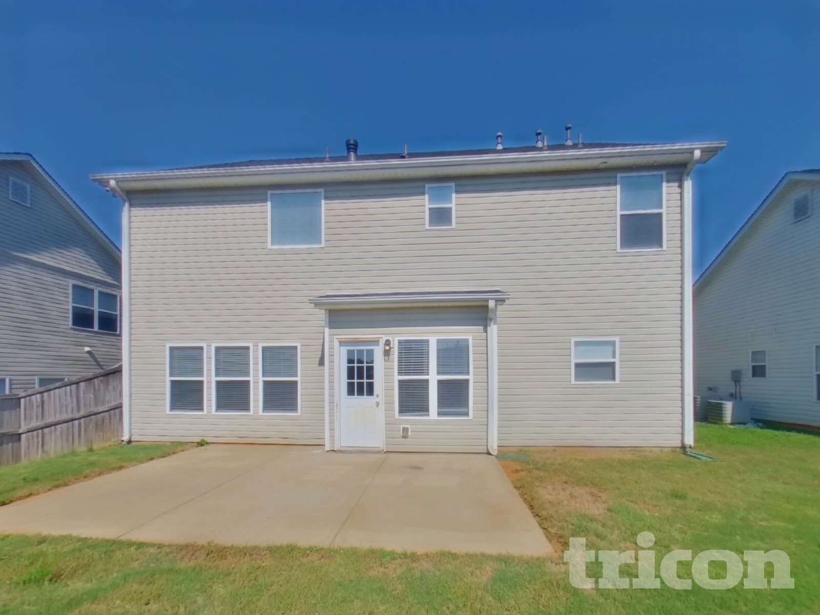 Building Photo - 527 W Saddletree Dr