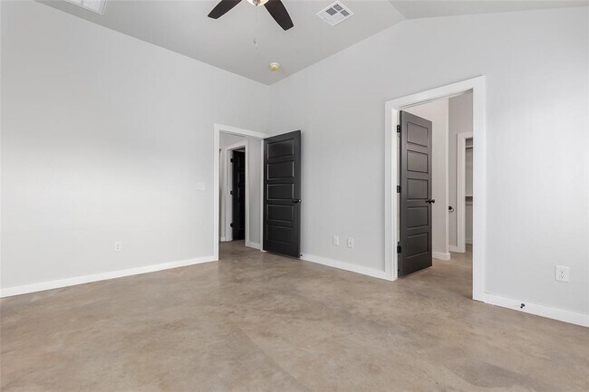 Building Photo - 13328 Springcreek Dr