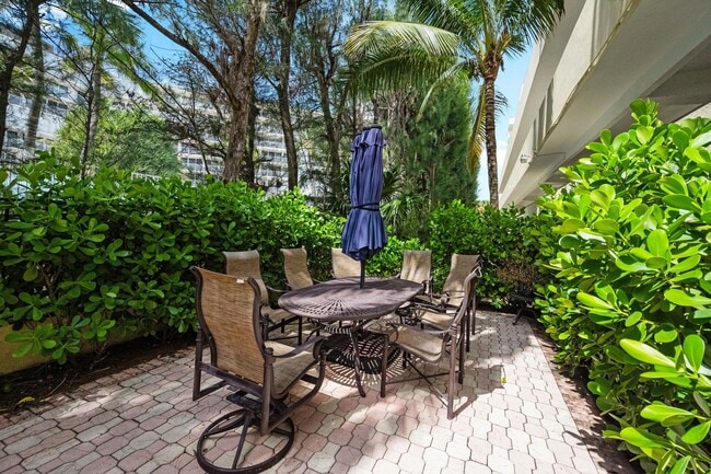 Building Photo - 3540 S Ocean Blvd