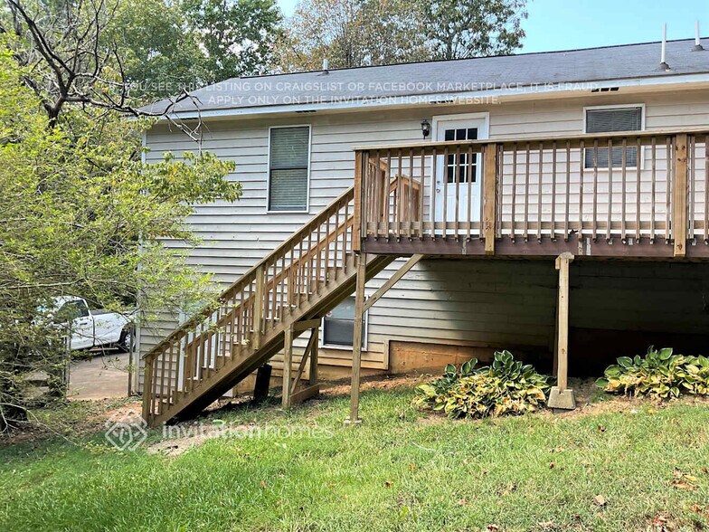 Building Photo - 911 Lebanon Pl