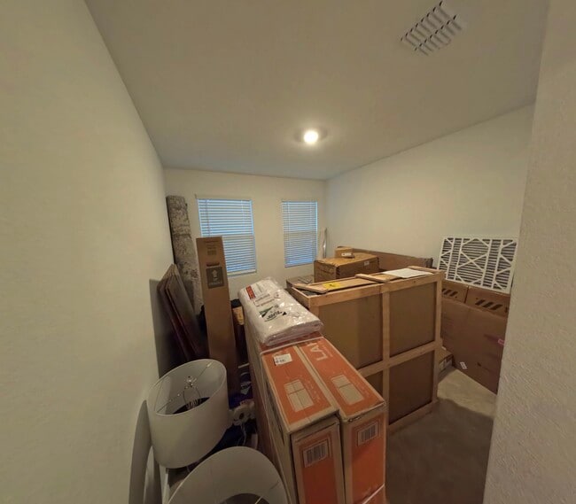 Building Photo - 2708 Starwater Dr