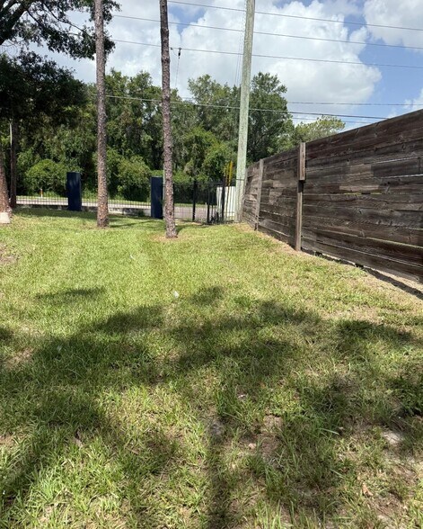 Building Photo - 4927 N Pine Hills Rd