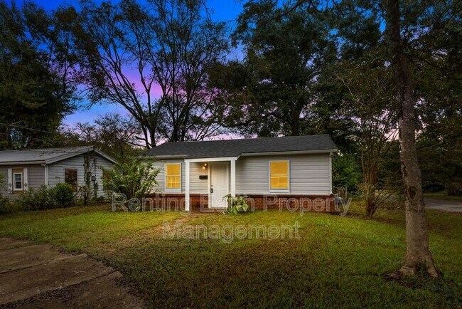 Building Photo - 4010 Vandiver Ct