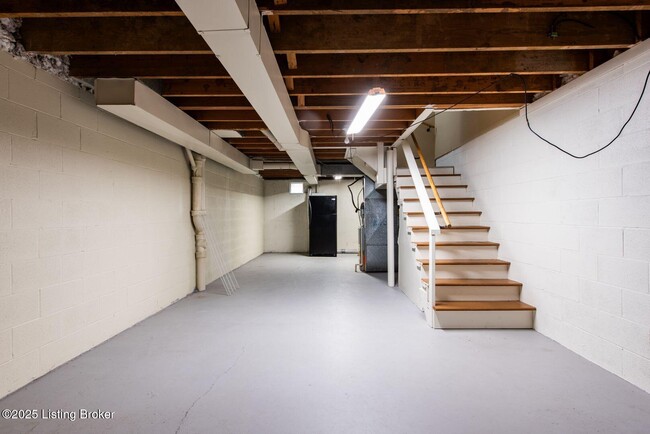 Building Photo - 2159 Bonnycastle Ave