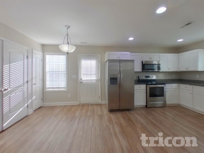 Building Photo - 524 Westside Cir