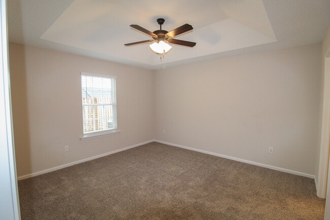 Building Photo - 432 Andover Dr